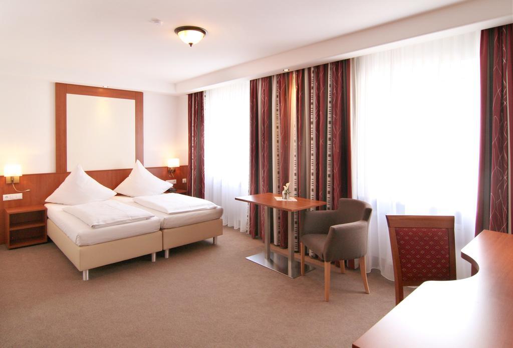 Hotel St. Georg Řezno Exteriér fotografie